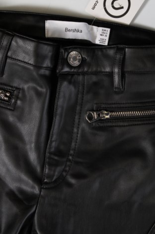 Pantaloni de femei Bershka, Mărime S, Culoare Negru, Preț 95,39 Lei