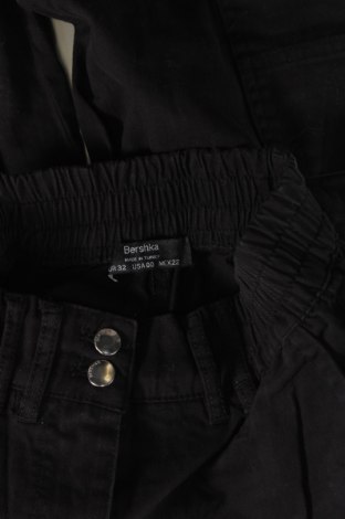 Damenhose Bershka, Größe XXS, Farbe Schwarz, Preis 20,18 €