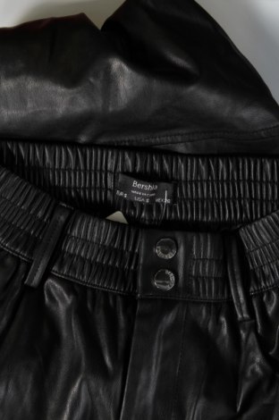 Pantaloni de femei Bershka, Mărime S, Culoare Negru, Preț 16,22 Lei