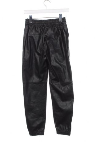 Γυναικείο παντελόνι Bershka, Μέγεθος XS, Χρώμα Μαύρο, Τιμή 5,19 €
