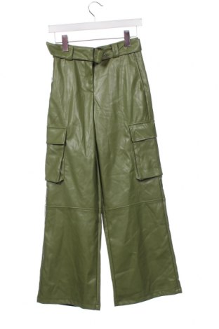 Дамски панталон Boohoo, Размер XS, Цвят Зелен, Цена 23,46 лв.