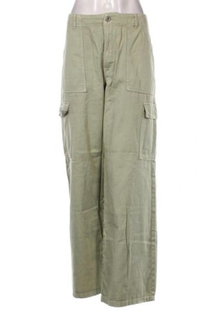 Дамски панталон Boohoo, Размер M, Цвят Зелен, Цена 23,46 лв.