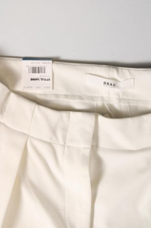 Damenhose Brax, Größe M, Farbe Weiß, Preis 80,41 €