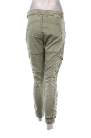 Дамски панталон Gang, Размер M, Цвят Зелен, Цена 68,00 лв.