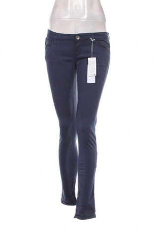 Pantaloni de femei Guess, Mărime M, Culoare Albastru, Preț 282,90 Lei