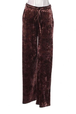 Дамски панталон Guess, Размер M, Цвят Многоцветен, Цена 172,00 лв.