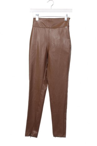 Γυναικείο παντελόνι Guess, Μέγεθος XS, Χρώμα Καφέ, Τιμή 31,03 €