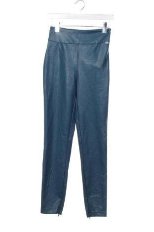Γυναικείο παντελόνι Guess, Μέγεθος S, Χρώμα Μπλέ, Τιμή 31,03 €