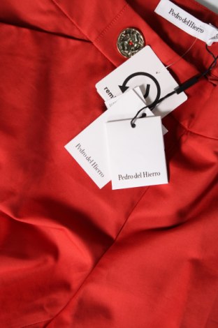 Pantaloni de femei Pedro Del Hierro, Mărime L, Culoare Roșu, Preț 256,58 Lei