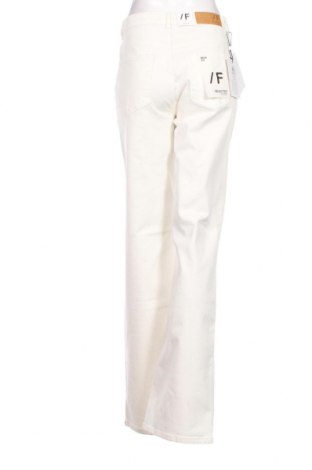 Γυναικείο παντελόνι Selected Femme, Μέγεθος M, Χρώμα Λευκό, Τιμή 35,16 €