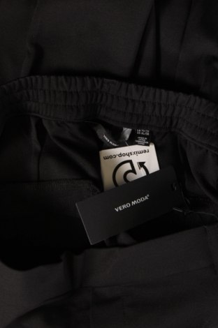 Damskie spodnie Vero Moda, Rozmiar XL, Kolor Czarny, Cena 165,26 zł