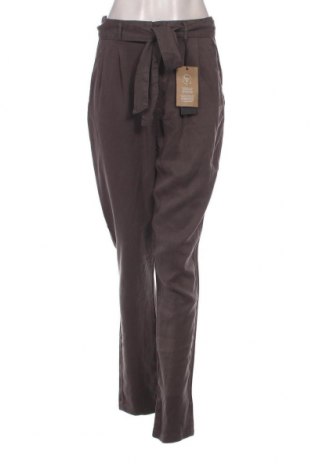 Дамски панталон Vero Moda, Размер M, Цвят Сив, Цена 16,12 лв.