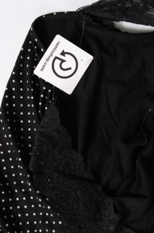 Tricou de damă, Mărime S, Culoare Negru, Preț 15,71 Lei