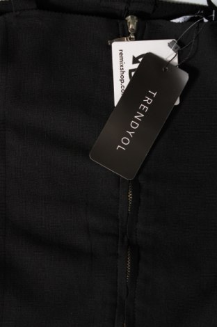 Γυναικείο αμάνικο μπλουζάκι Trendyol, Μέγεθος L, Χρώμα Μαύρο, Τιμή 6,23 €