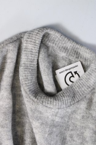 Дамски пуловер, Размер M, Цвят Сив, Цена 12,47 лв.