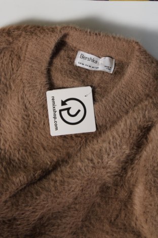 Дамски пуловер Bershka, Размер M, Цвят Бежов, Цена 11,60 лв.