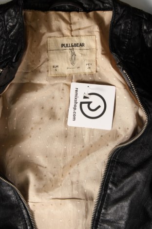 Γυναικείο δερμάτινο μπουφάν Pull&Bear, Μέγεθος S, Χρώμα Μαύρο, Τιμή 23,64 €