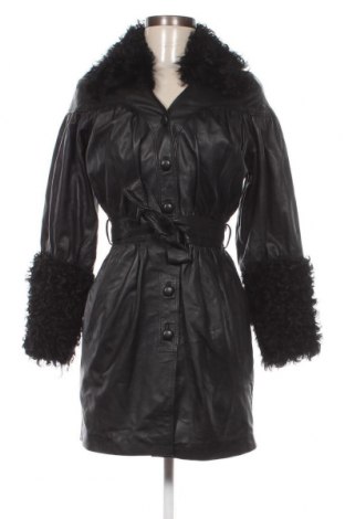Γυναικείο δερμάτινο μπουφάν Urban Renewal, Μέγεθος S, Χρώμα Μαύρο, Τιμή 68,99 €