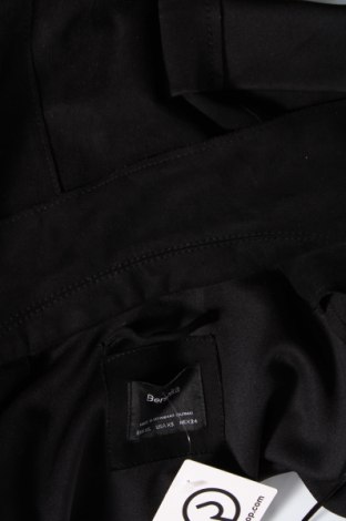 Γυναικείο παλτό Bershka, Μέγεθος XS, Χρώμα Μαύρο, Τιμή 13,06 €