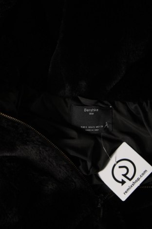 Palton de femei Bershka, Mărime S, Culoare Negru, Preț 140,79 Lei