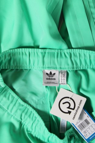 Дамско спортно долнище Adidas Originals, Размер S, Цвят Зелен, Цена 93,00 лв.