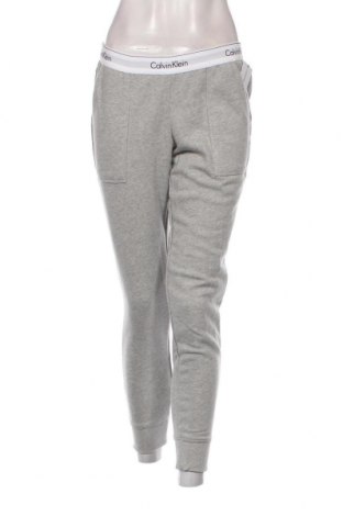 Pantaloni trening de femei Calvin Klein, Mărime M, Culoare Gri, Preț 168,26 Lei