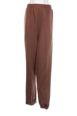 Pantaloni trening de femei Urban Classics, Mărime 3XL, Culoare Maro, Preț 55,72 Lei