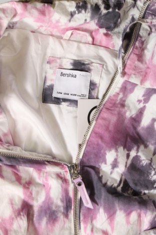 Γυναικείο μπουφάν Bershka, Μέγεθος M, Χρώμα Πολύχρωμο, Τιμή 5,94 €