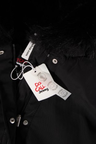 Γυναικείο μπουφάν Jennyfer, Μέγεθος M, Χρώμα Μαύρο, Τιμή 23,01 €