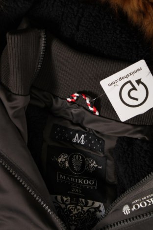 Γυναικείο μπουφάν Marikoo, Μέγεθος S, Χρώμα Γκρί, Τιμή 38,03 €