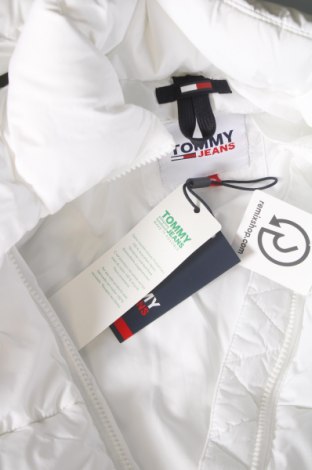 Damenjacke Tommy Jeans, Größe XS, Farbe Weiß, Preis 109,98 €