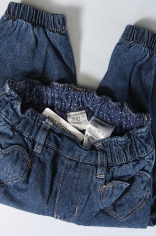 Dziecięce jeansy H&M, Rozmiar 6-9m/ 68-74 cm, Kolor Niebieski, Cena 44,58 zł