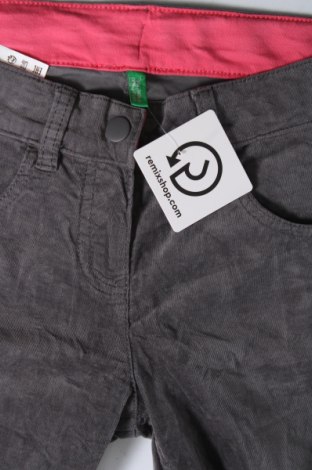 Pantaloni de catifea reiată, pentru copii United Colors Of Benetton, Mărime 12-13y/ 158-164 cm, Culoare Gri, Preț 28,62 Lei