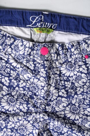 Pantaloni scurți pentru copii Lewro, Mărime 11-12y/ 152-158 cm, Culoare Multicolor, Preț 34,91 Lei
