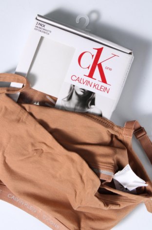 Комплект Calvin Klein, Размер M, Цвят Бежов, Цена 79,00 лв.