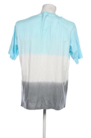 Мъжка тениска Pull&Bear, Размер M, Цвят Многоцветен, Цена 21,00 лв.