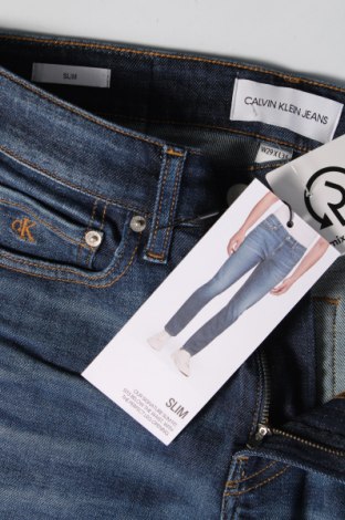 Męskie jeansy Calvin Klein Jeans, Rozmiar S, Kolor Niebieski, Cena 178,56 zł