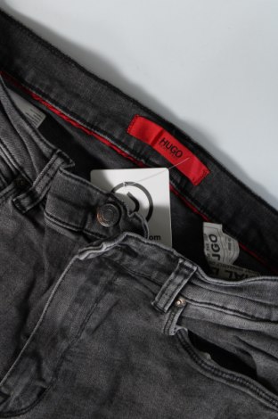 Herren Jeans Hugo Boss, Größe M, Farbe Grau, Preis 72,06 €