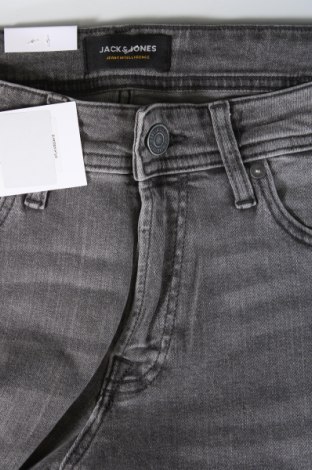Pánske džínsy  Jack & Jones, Veľkosť S, Farba Sivá, Cena  7,67 €