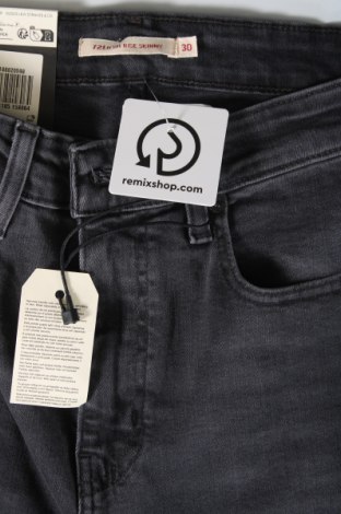 Herren Jeans Levi's, Größe S, Farbe Grau, Preis € 13,30