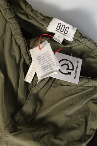 Мъжки къс панталон BDG, Размер M, Цвят Зелен, Цена 62,00 лв.