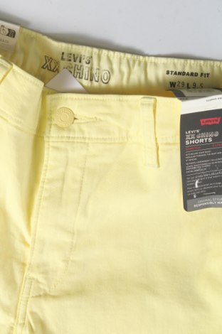 Ανδρικό κοντό παντελόνι Levi's, Μέγεθος M, Χρώμα Κίτρινο, Τιμή 26,37 €