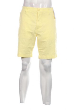 Мъжки къс панталон Levi's, Размер XL, Цвят Жълт, Цена 74,40 лв.