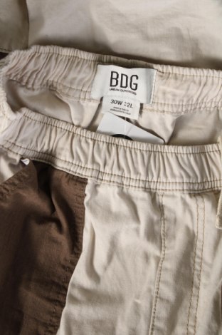 Мъжки панталон BDG, Размер M, Цвят Бежов, Цена 93,00 лв.