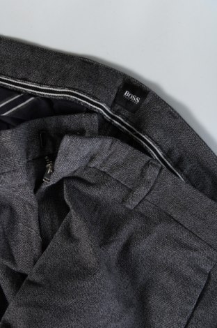 Pantaloni de bărbați Hugo Boss, Mărime XL, Culoare Gri, Preț 351,51 Lei