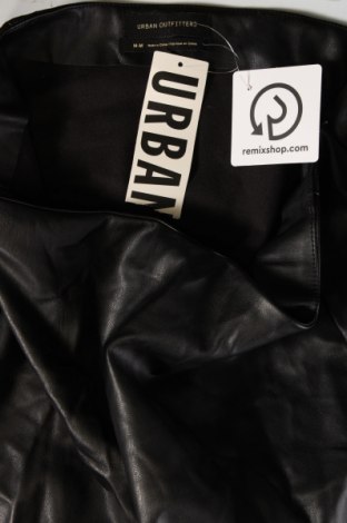 Пола Urban Outfitters, Размер M, Цвят Черен, Цена 18,60 лв.