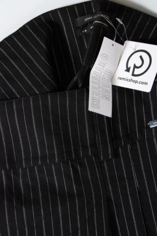 Пола Urban Outfitters, Размер L, Цвят Черен, Цена 13,95 лв.
