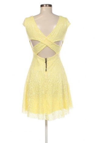 Šaty , Velikost M, Barva Žlutá, Cena  254,00 Kč