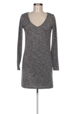 Kleid, Größe M, Farbe Grau, Preis 4,99 €