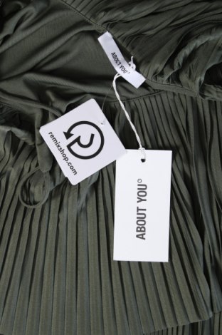 Kleid About You, Größe M, Farbe Grün, Preis 39,69 €